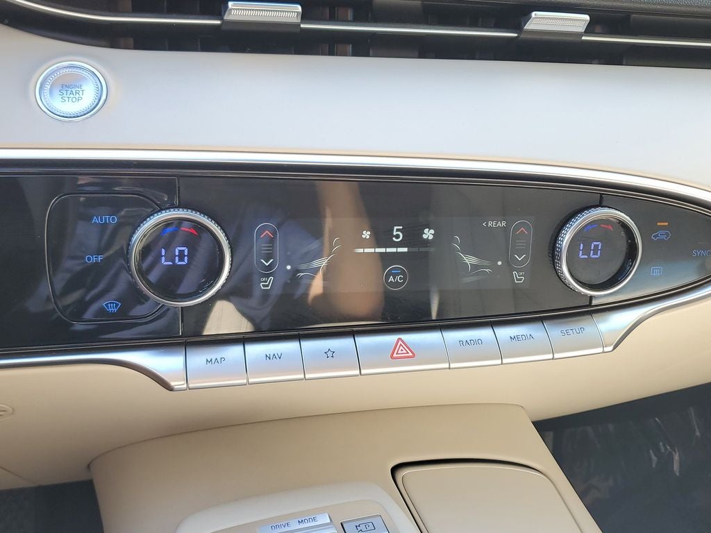 2024 Genesis GV70 2.5T