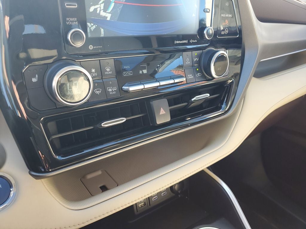 2022 Toyota Highlander Hybrid Hybrid XLE