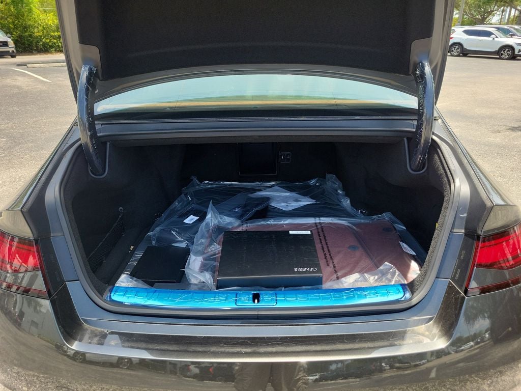 2026 Genesis G90 e-SC