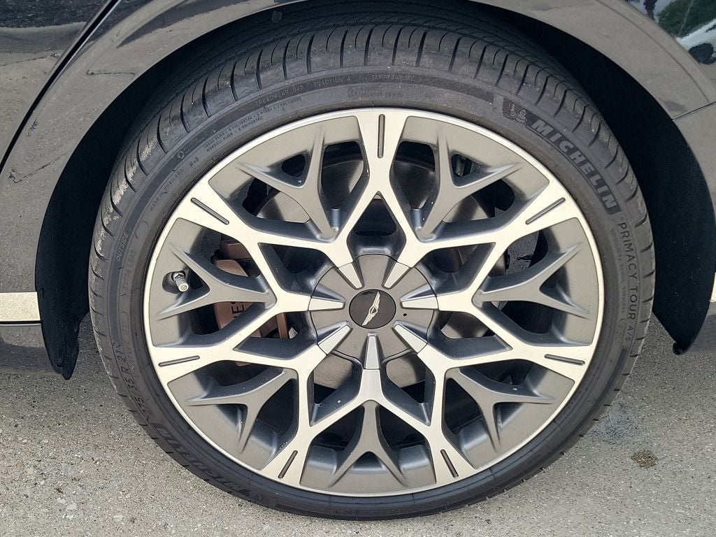 2023 Genesis G90 e-SC