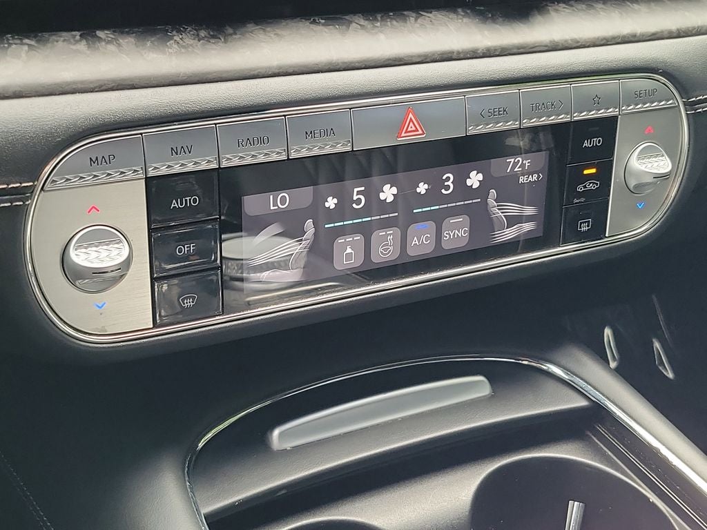 2023 Genesis G90 e-SC