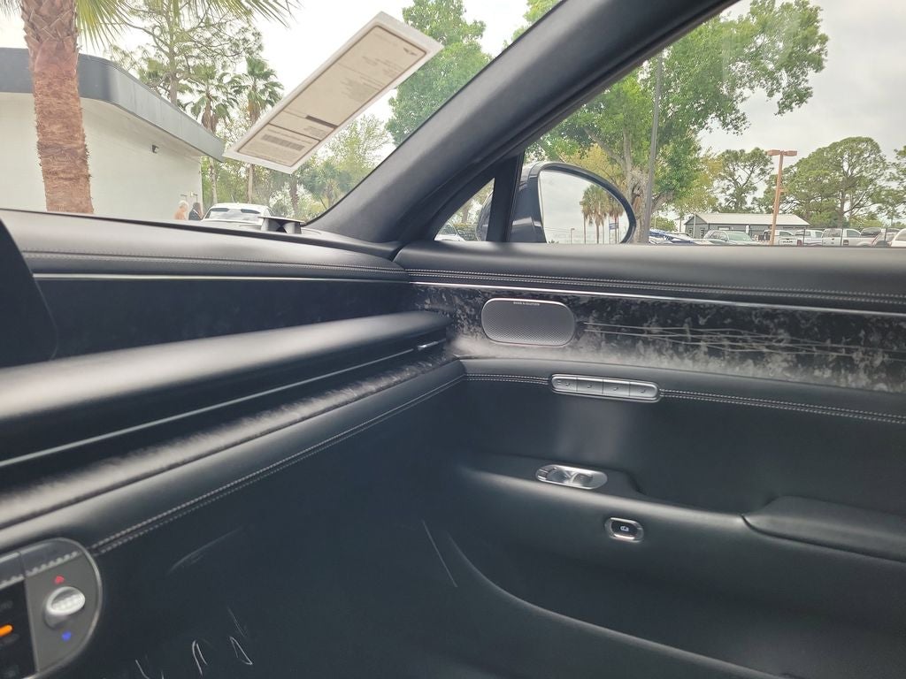 2023 Genesis G90 e-SC