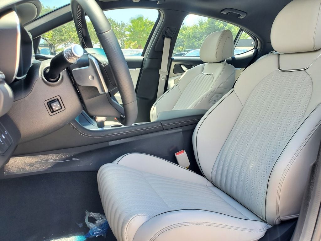 2025 Genesis G70 2.5T