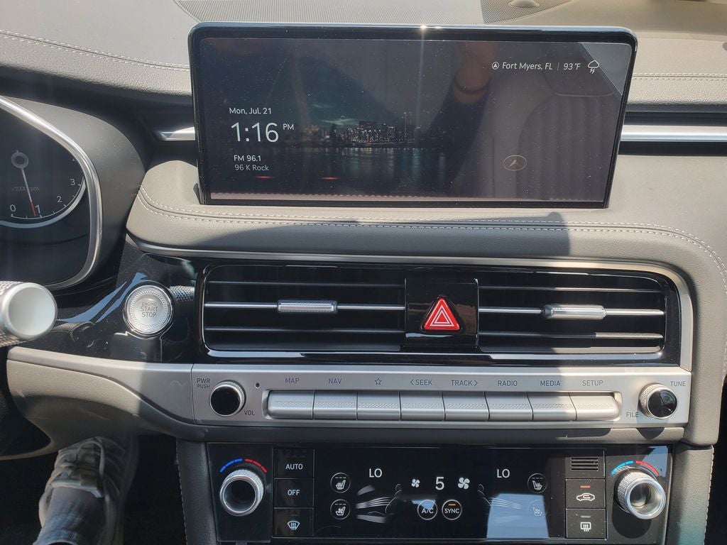 2025 Genesis G70 2.5T