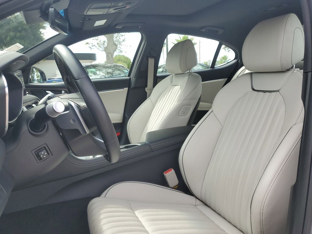 2025 Genesis G70 2.5T LIKE NEW CERTIFIED