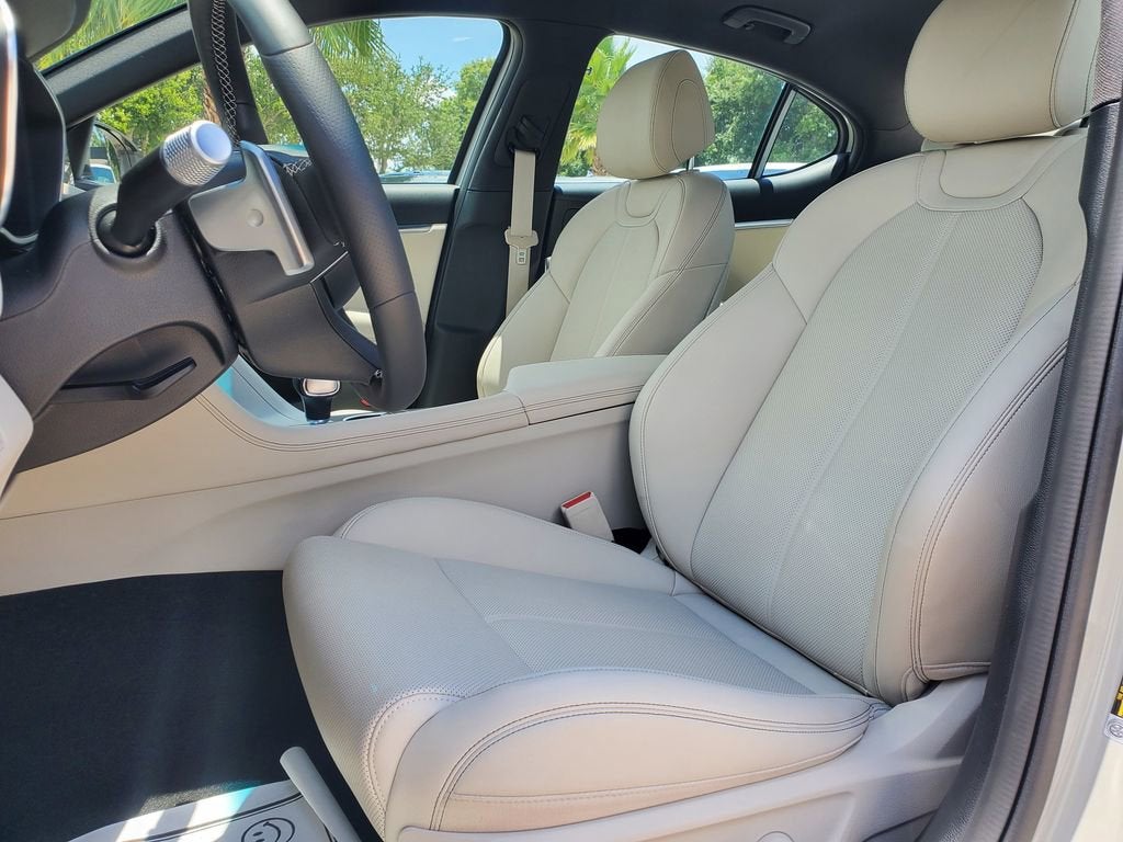 2025 Genesis G70 2.5T