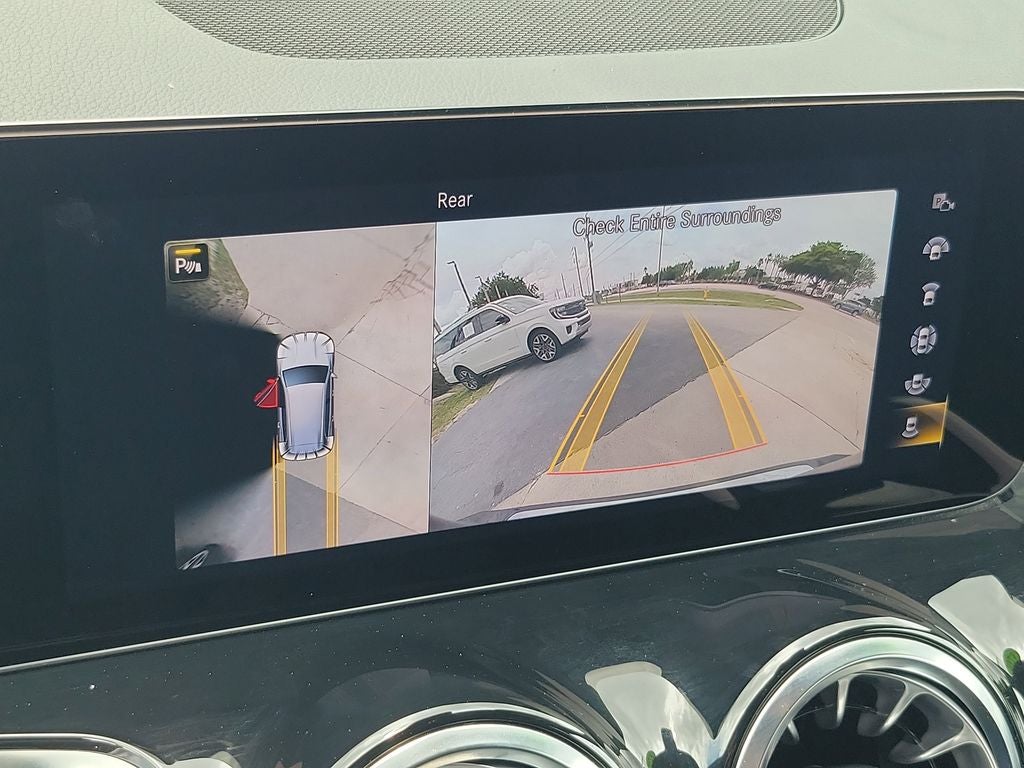 2023 Mercedes-Benz GLB 250 4MATIC®