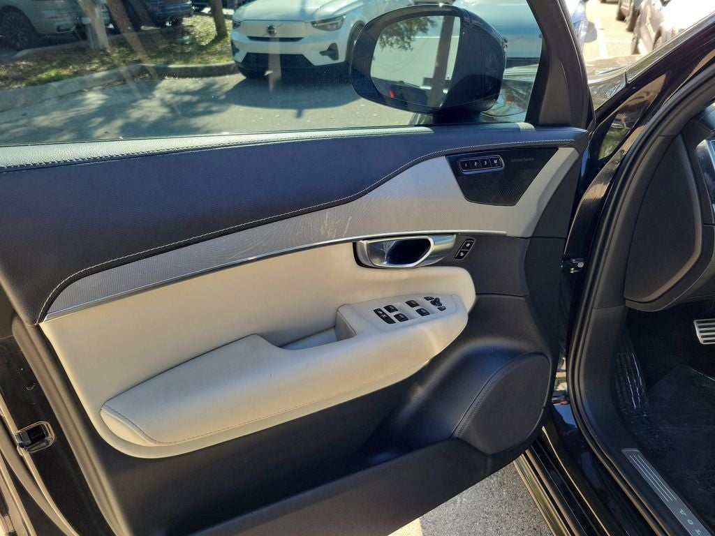 2021 Volvo XC90 R-Design