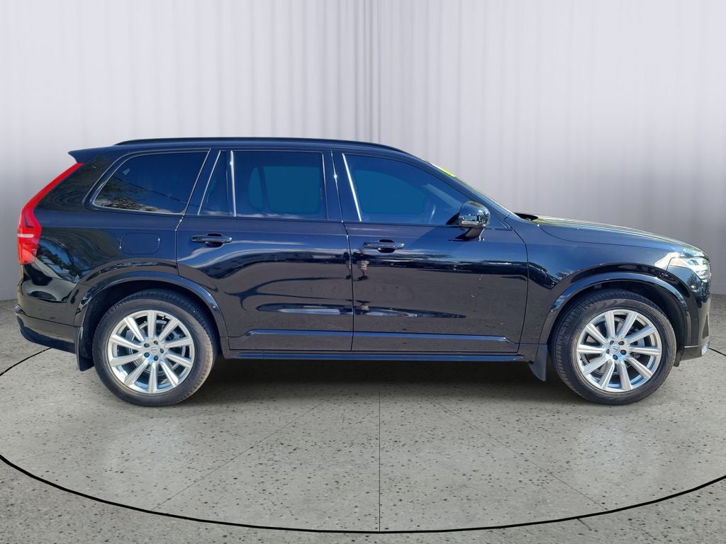 2021 Volvo XC90 R-Design