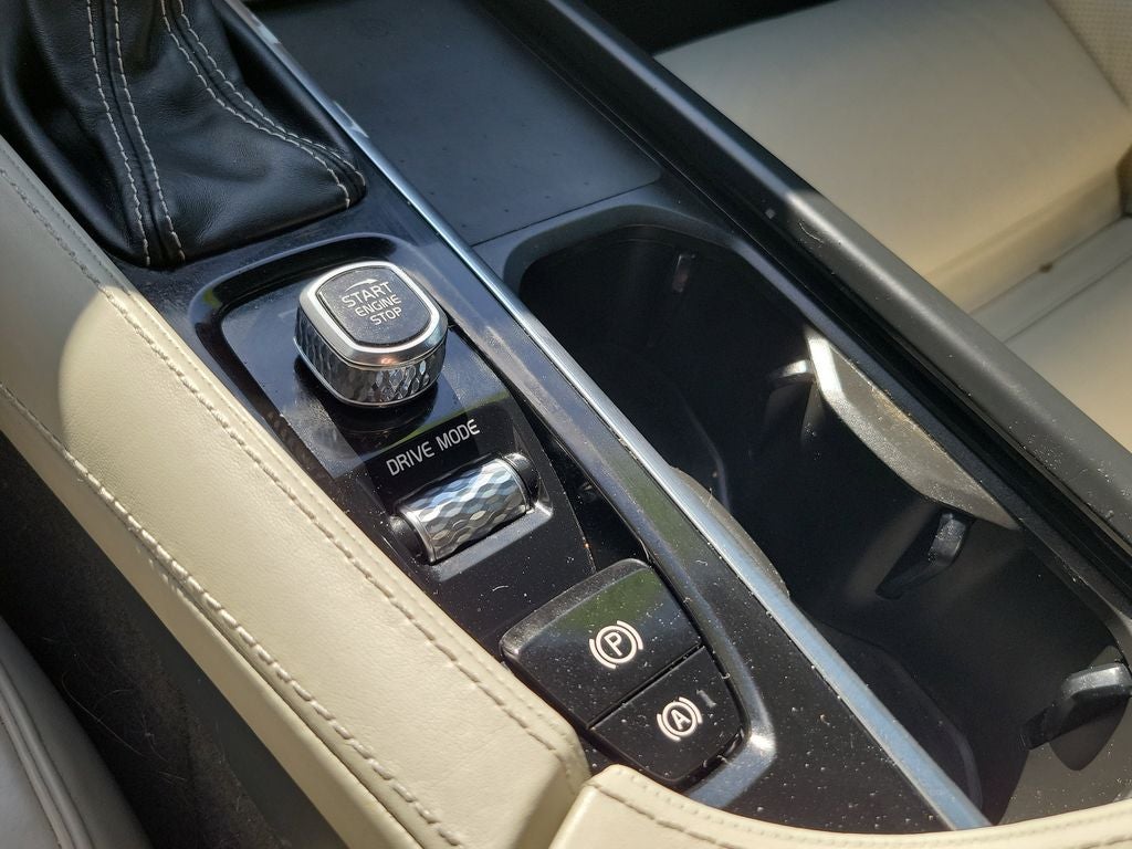 2021 Volvo XC90 R-Design