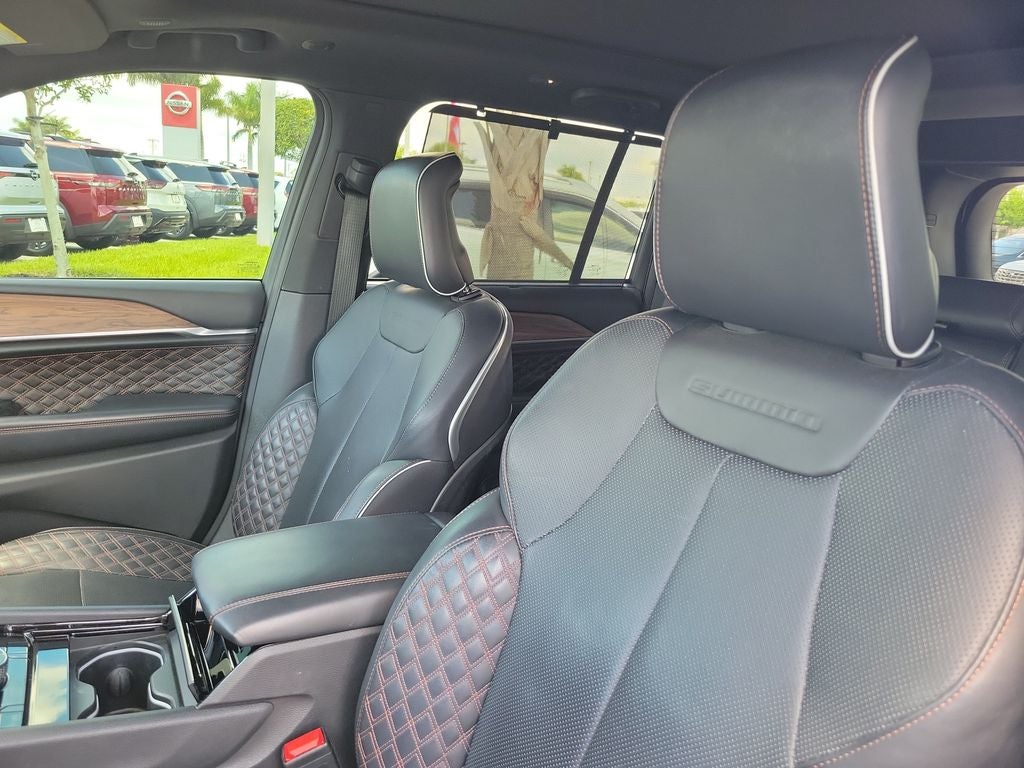 2023 Jeep Grand Cherokee Summit
