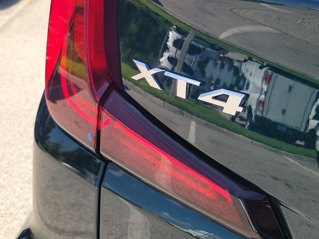 2024 Cadillac XT4 Luxury
