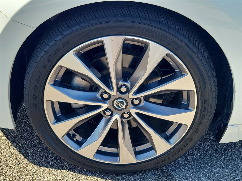 2022 Nissan Maxima Platinum