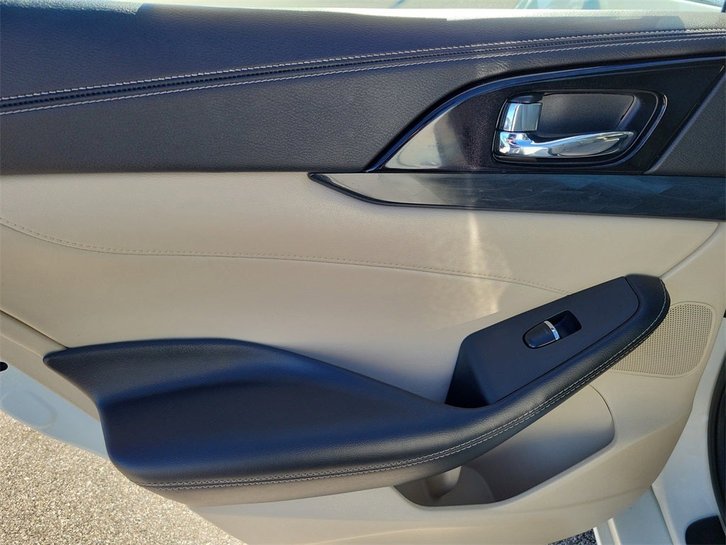 2022 Nissan Maxima Platinum