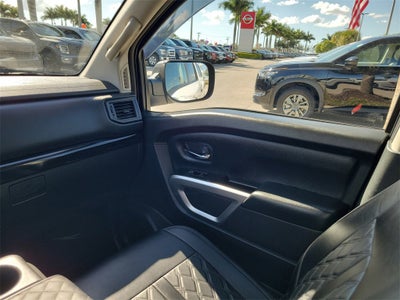 2023 Nissan Titan SV