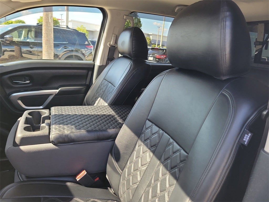 2023 Nissan Titan SV