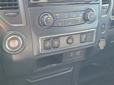 2023 Nissan Titan SV