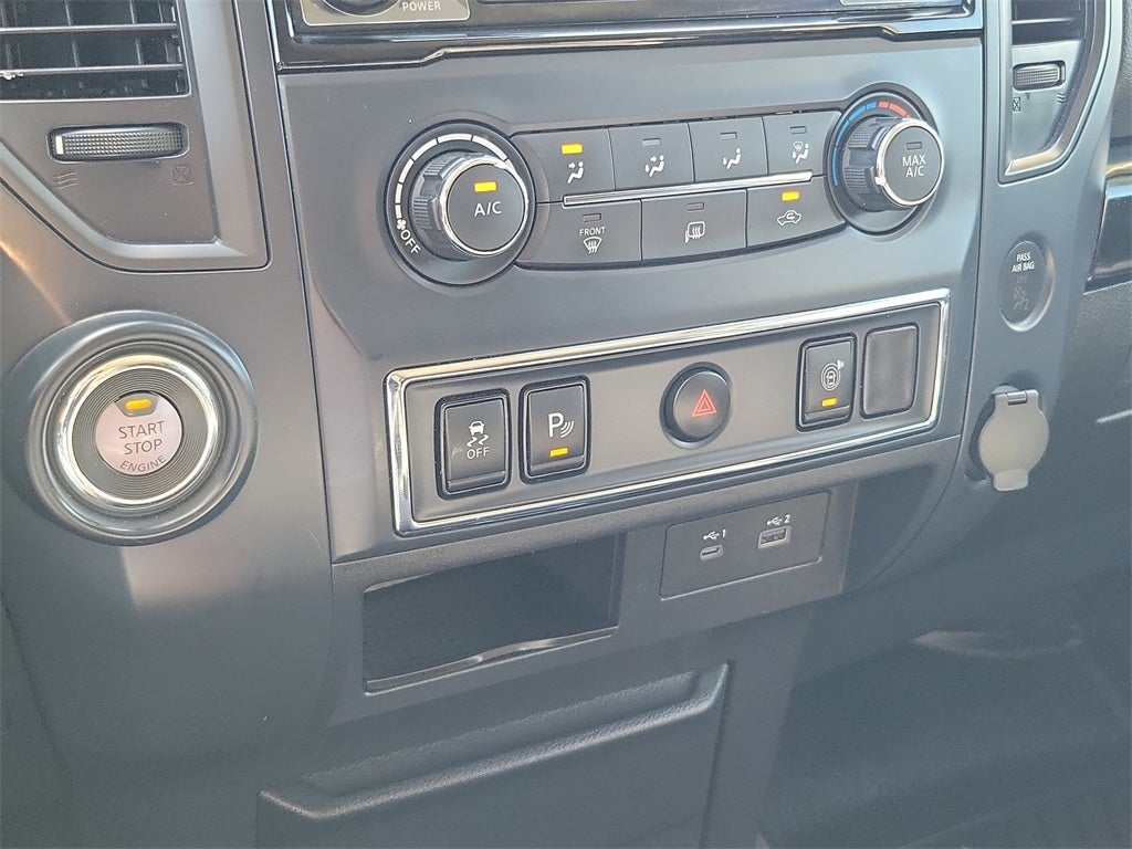 2023 Nissan Titan SV