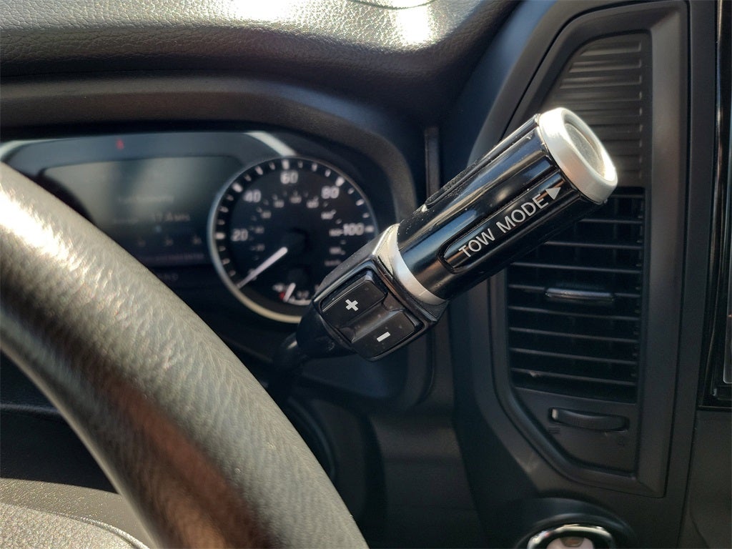 2023 Nissan Titan SV