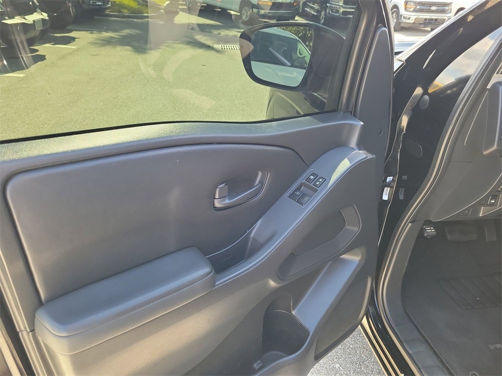 2023 Nissan Frontier S