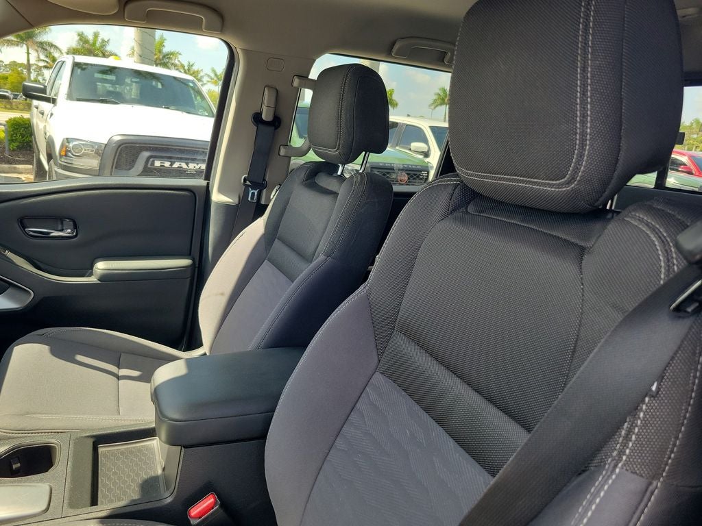 2022 Nissan Frontier SV