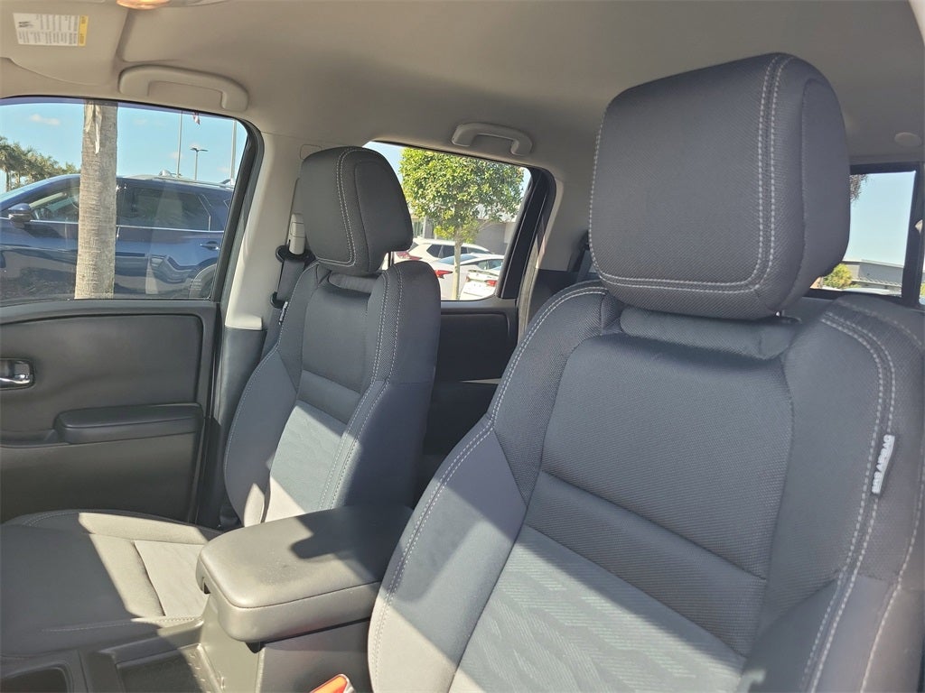 2023 Nissan Frontier SV