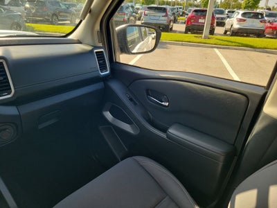 2023 Nissan Frontier SV