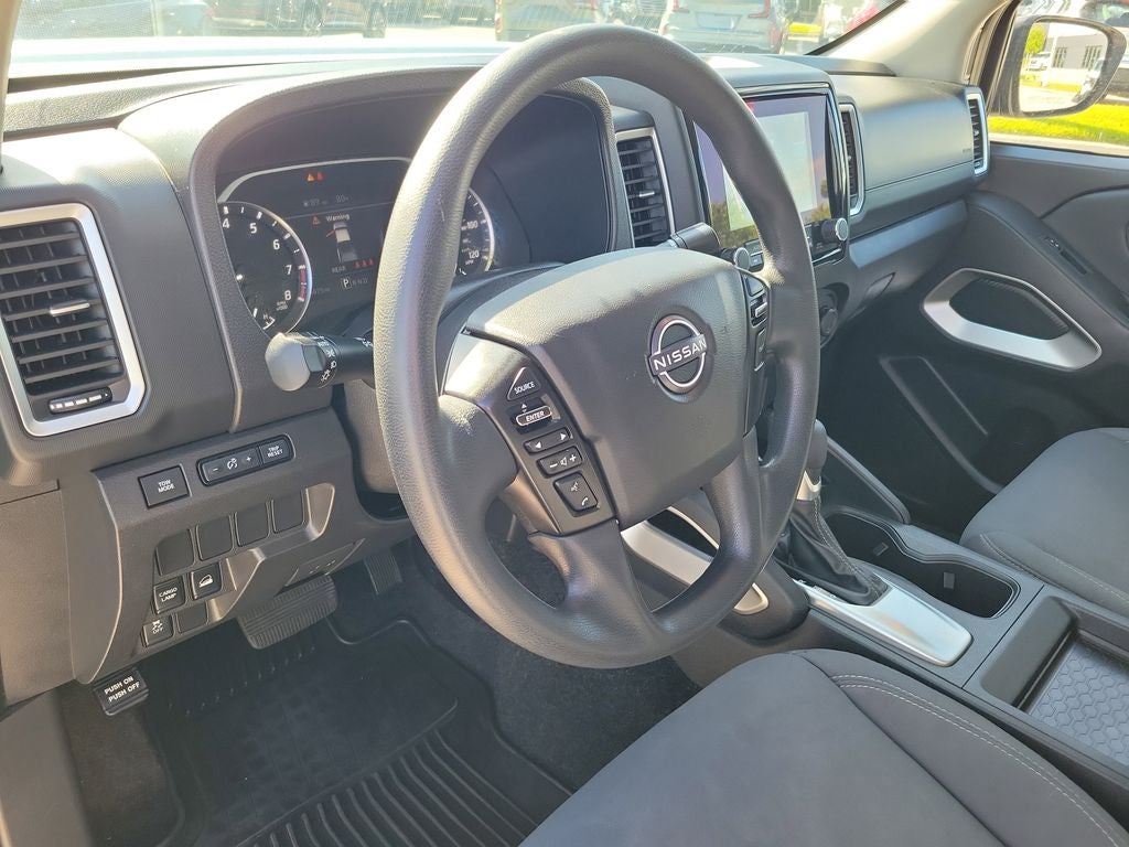 2023 Nissan Frontier SV