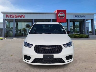 2024 Chrysler Pacifica Hybrid Select