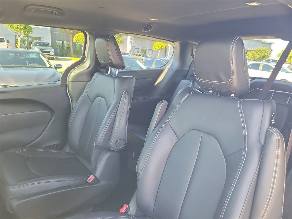 2024 Chrysler Pacifica Hybrid Select