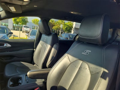 2024 Chrysler Pacifica Hybrid Select