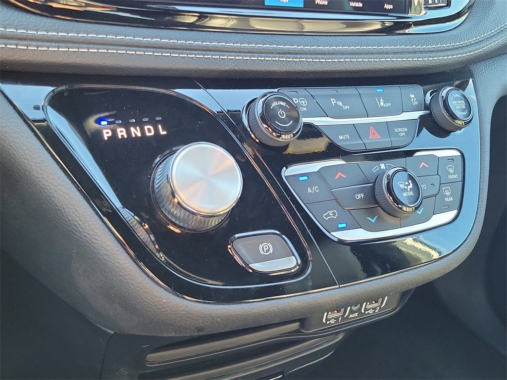 2024 Chrysler Pacifica Hybrid Select