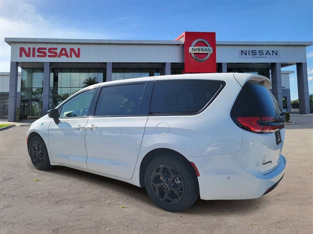 2024 Chrysler Pacifica Hybrid Select