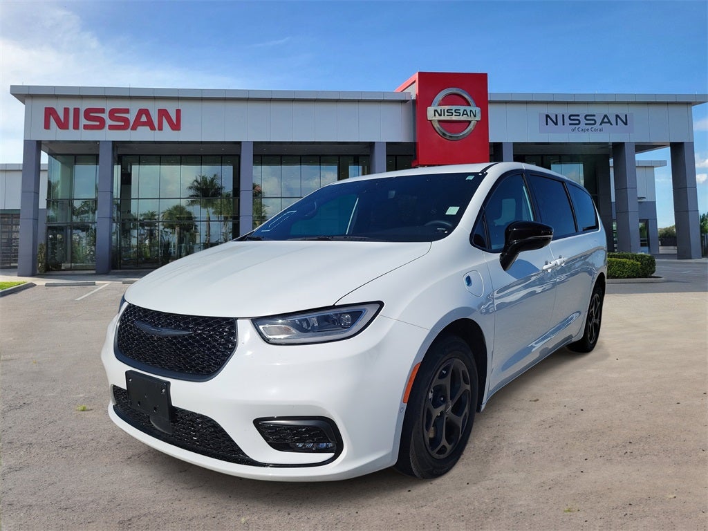 2024 Chrysler Pacifica Hybrid Select