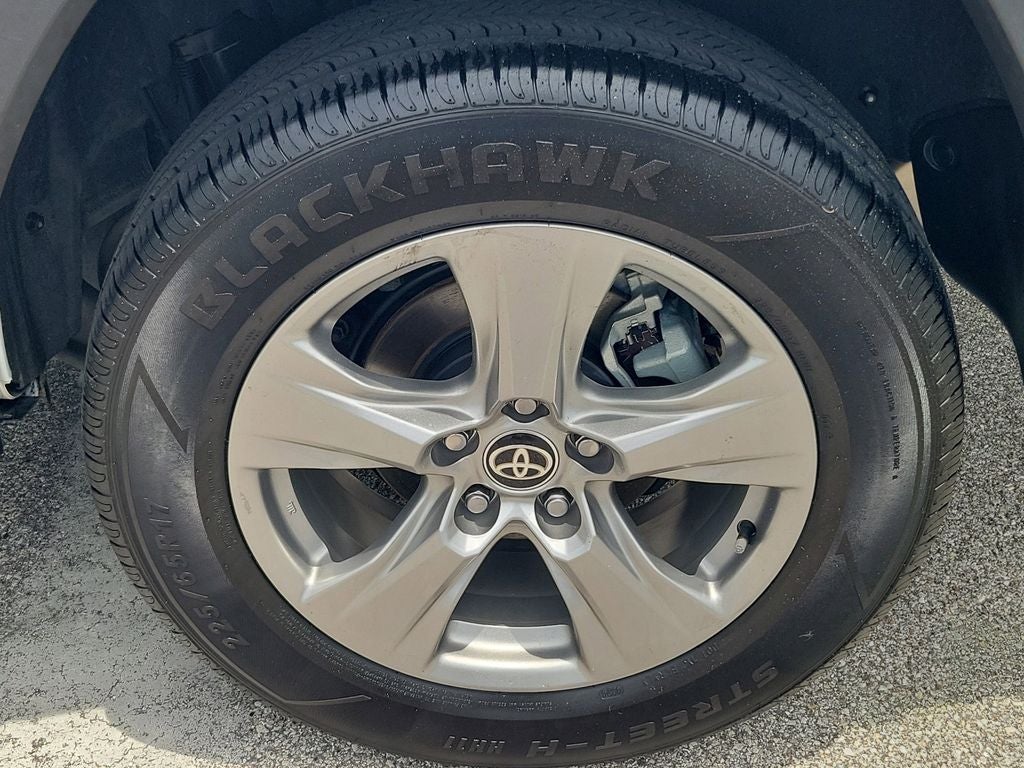 2024 Toyota RAV4 XLE