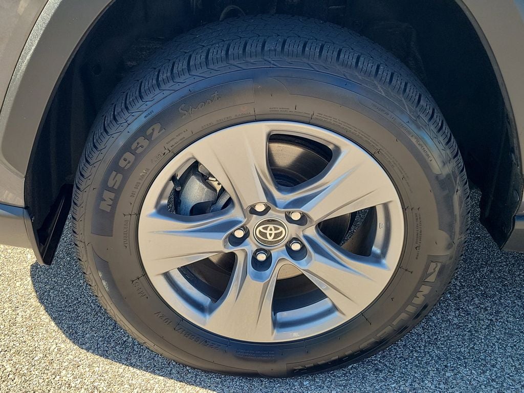 2024 Toyota RAV4 XLE