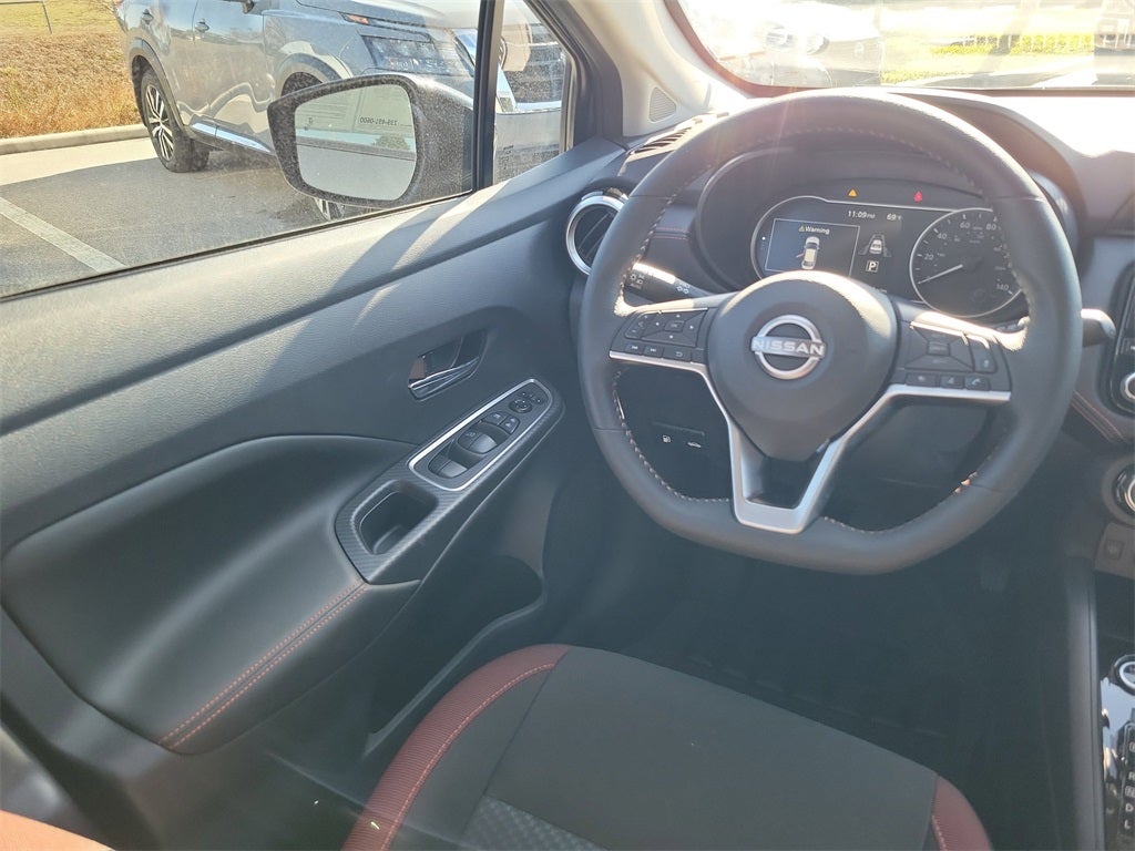 2025 Nissan Versa 1.6 SR