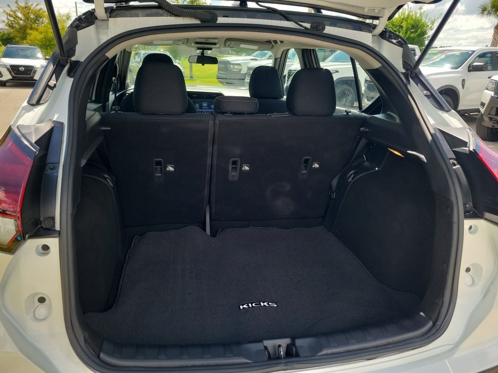 2024 Nissan Kicks SR