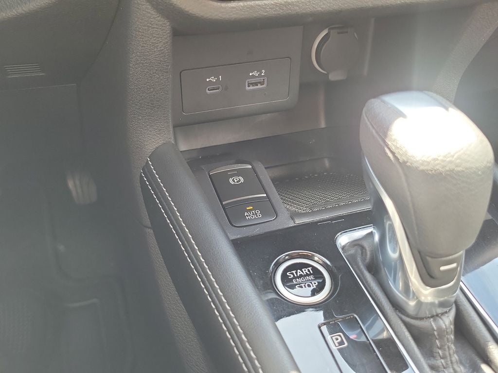 2024 Nissan Kicks SR