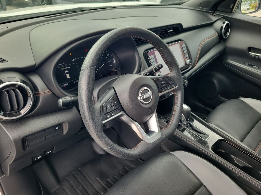 2023 Nissan Kicks SR