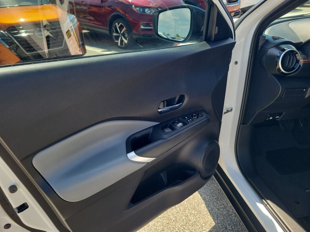 2024 Nissan Kicks SR