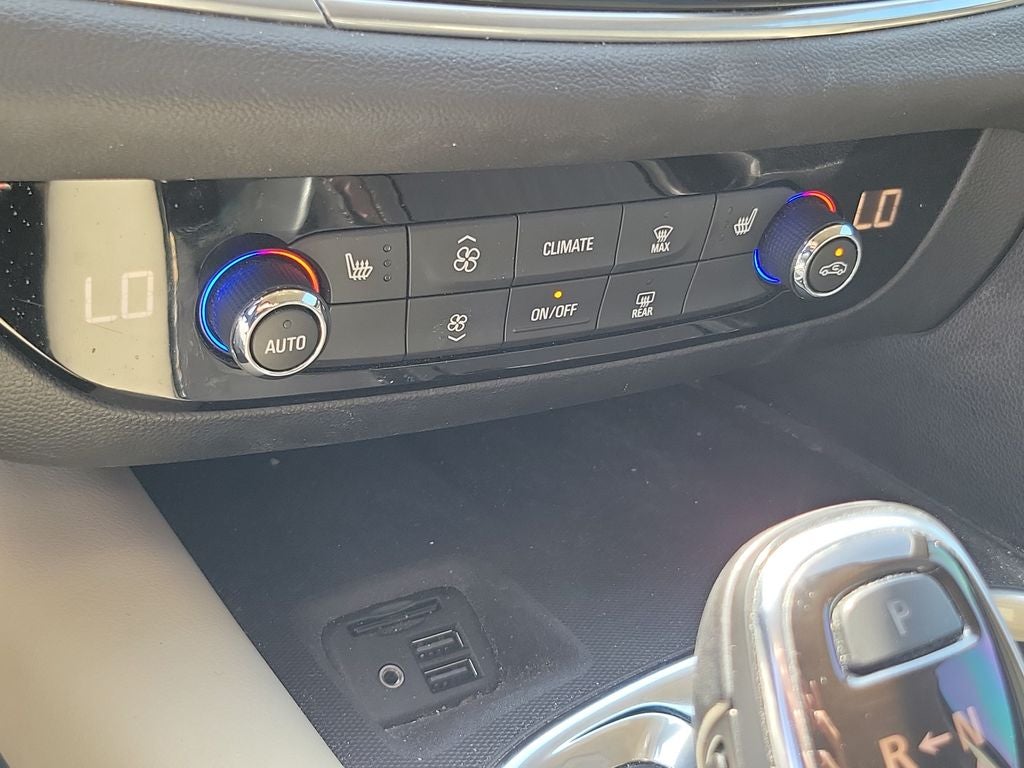 2021 Buick Enclave Essence