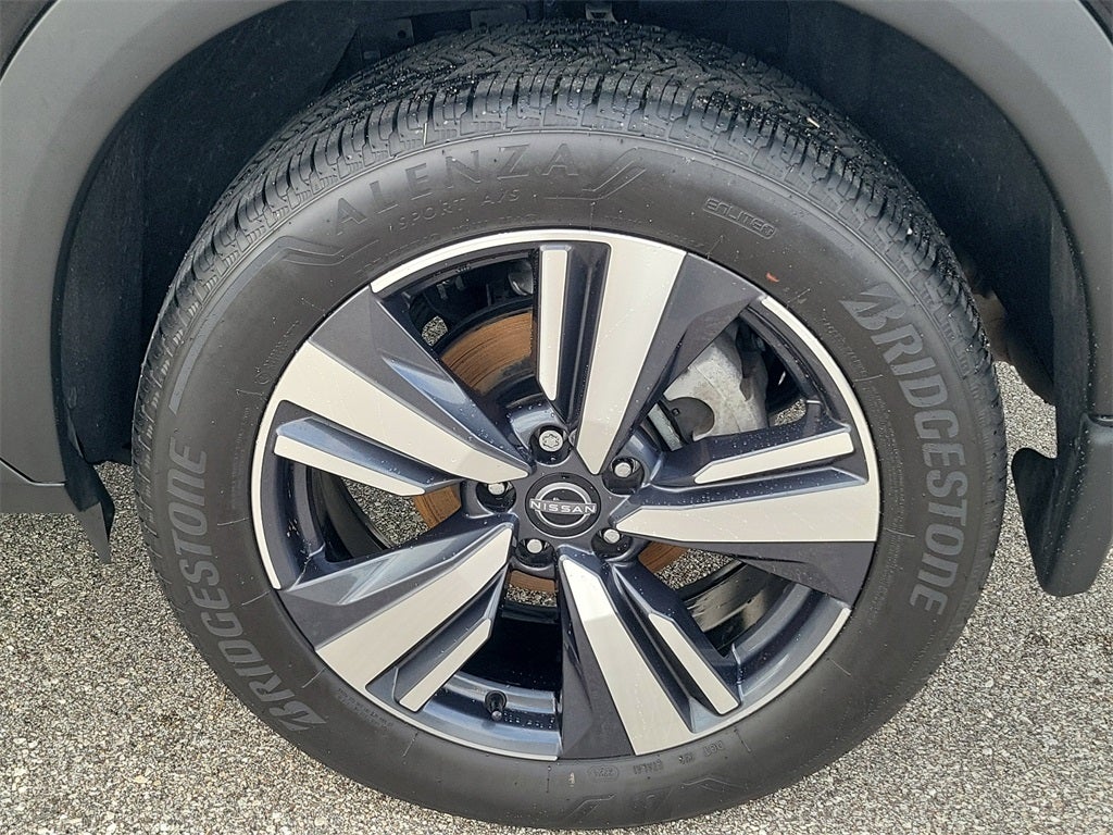 2025 Nissan Rogue SL