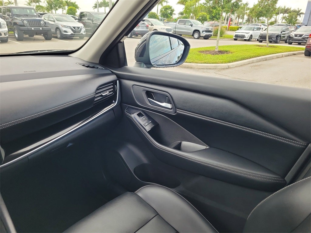 2025 Nissan Rogue SL