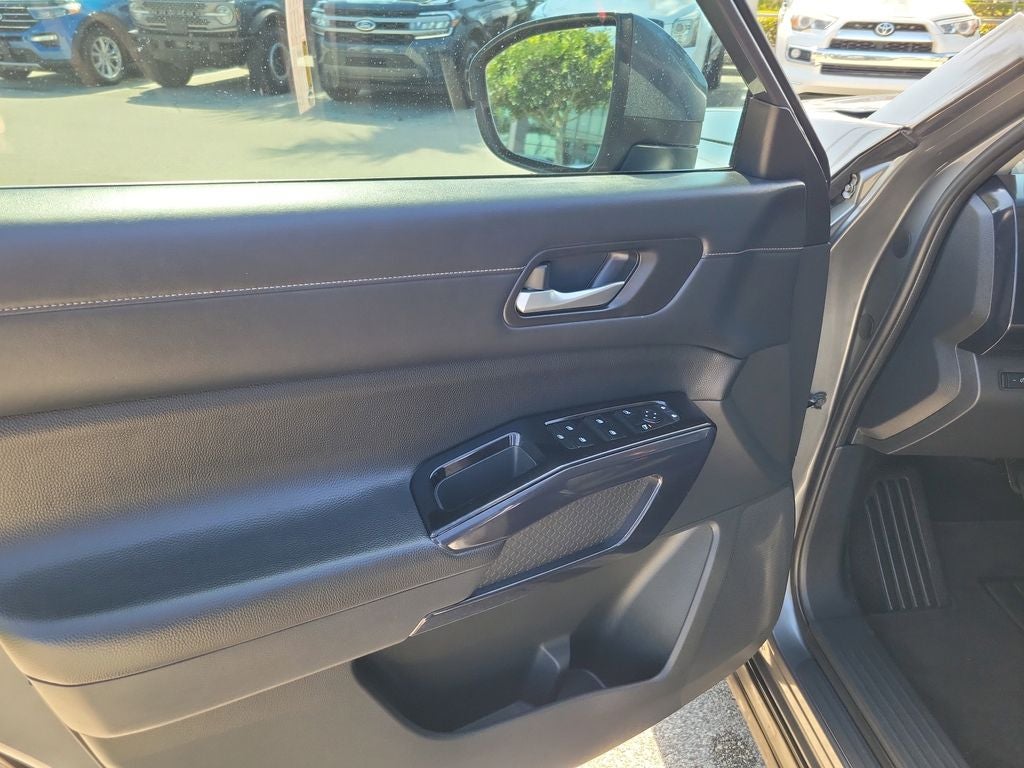 2022 Nissan Pathfinder S