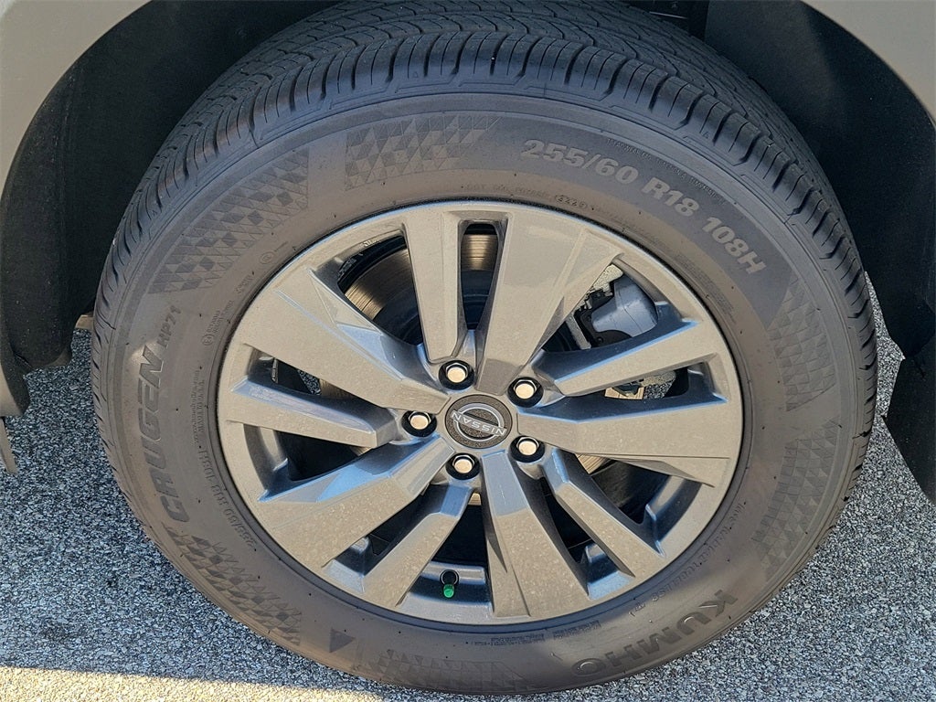 2025 Nissan Pathfinder SV