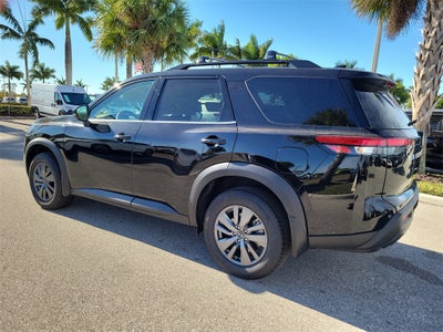 2025 Nissan Pathfinder SV