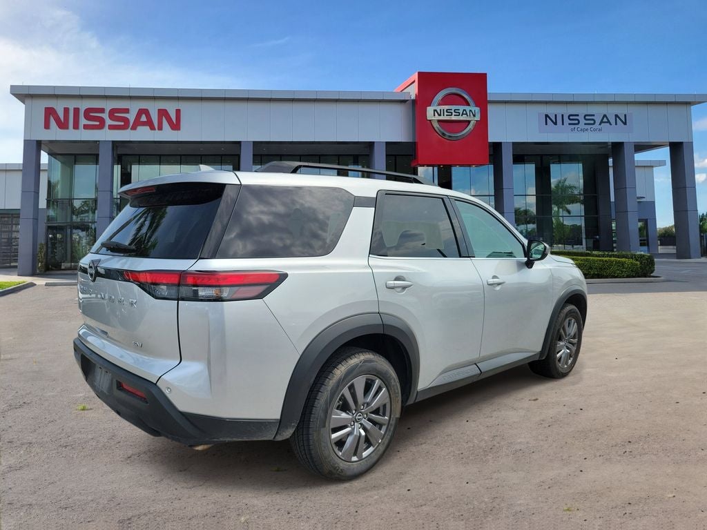 2024 Nissan Pathfinder SV