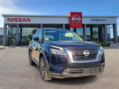 2023 Nissan Pathfinder SV