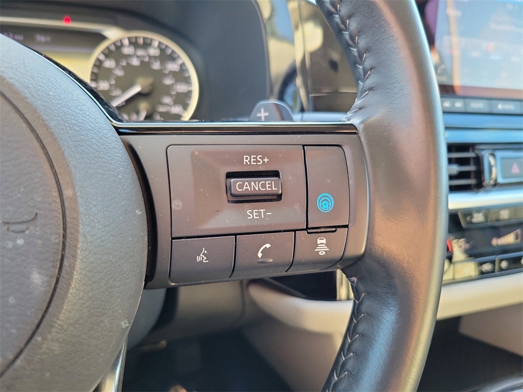 2023 Nissan Pathfinder SV